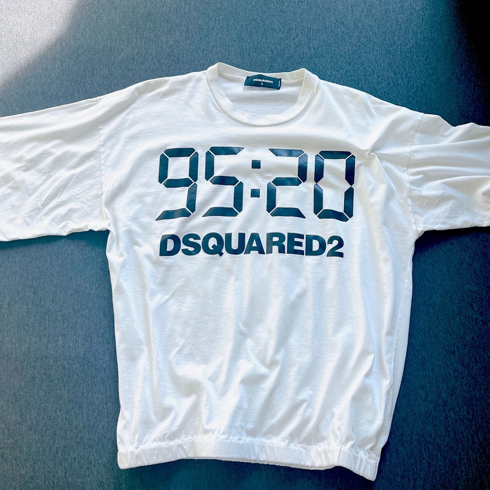 Dsquared2 oversized T with anniversary logo